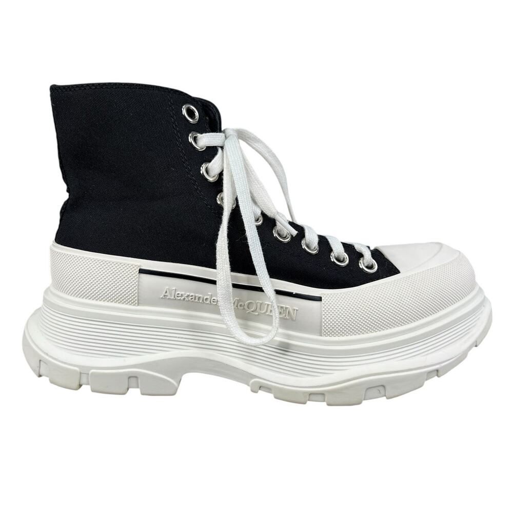 Alexander McQueen Women’s Tread Slick Black White Platform Size 39 US 9